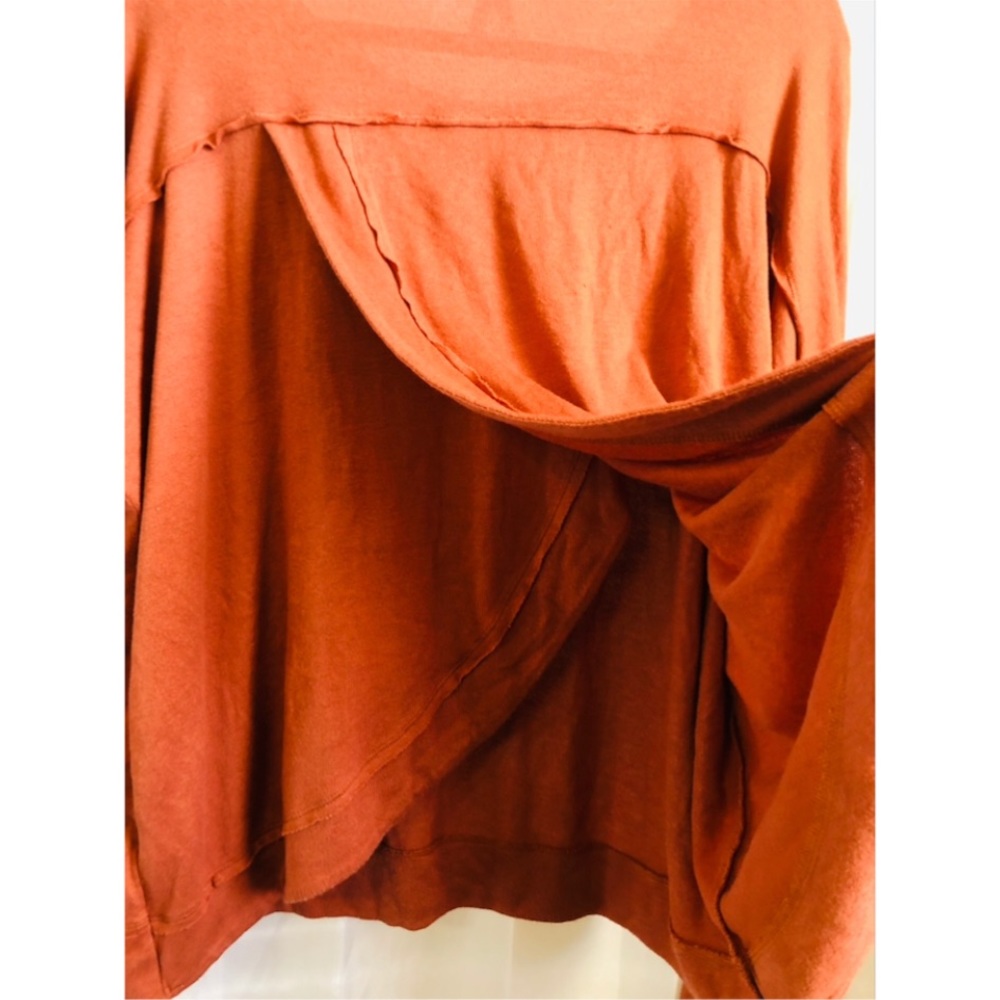 Split-back Top - Picture 4 of 4